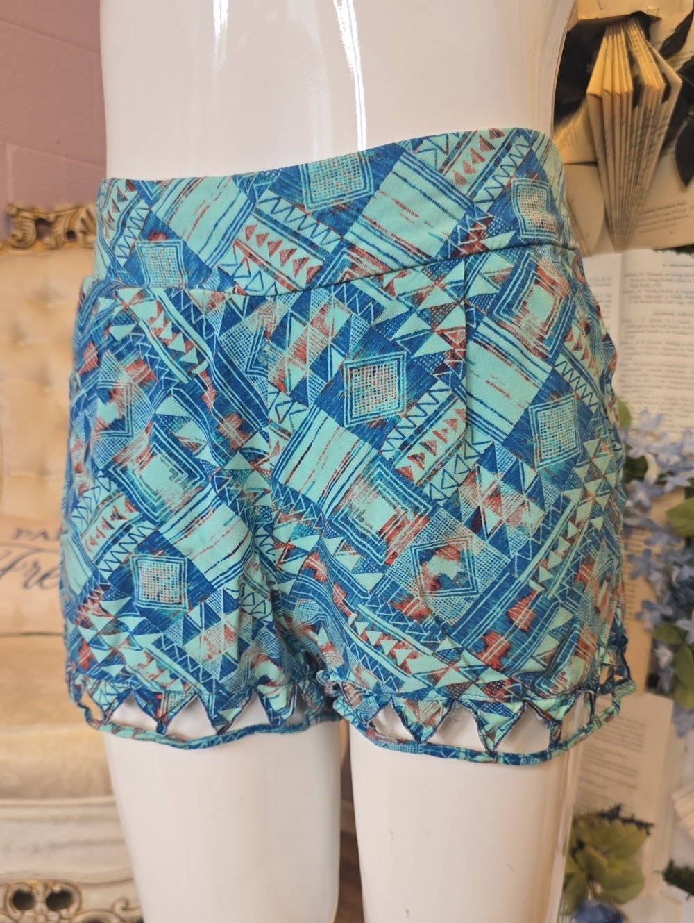 Kendall&Kylie High-waist Tribal Print Cut-out Soft Shorts SM Blue&Red